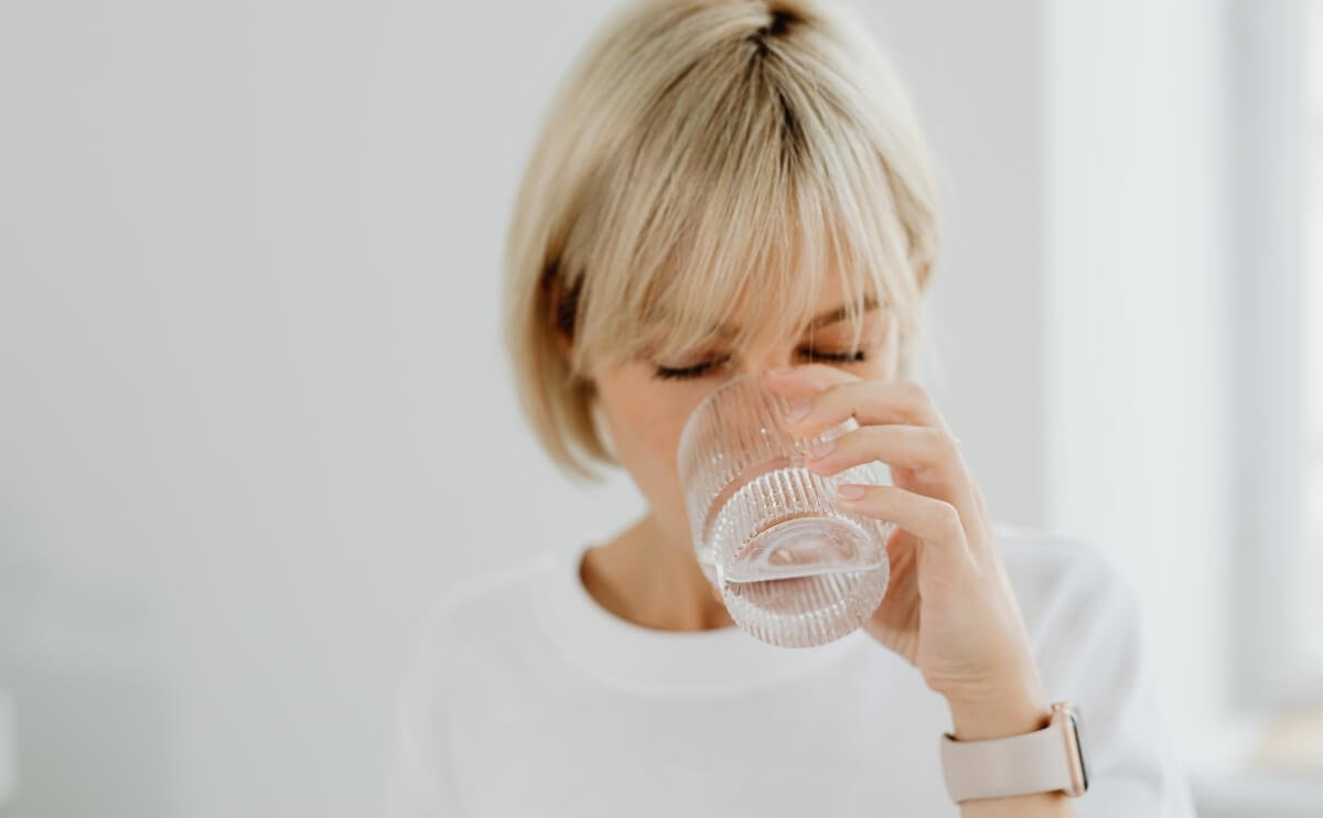 Los Secretos del Agua Alcalina: ¿Moda o Beneficio Real?